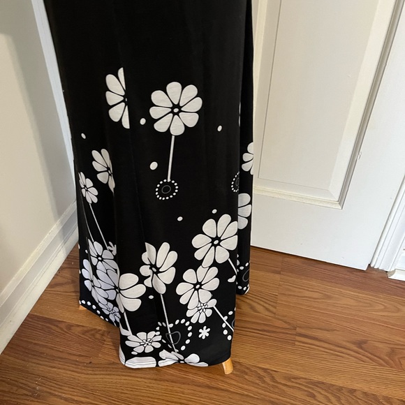 Dress - Picture 4 of 6